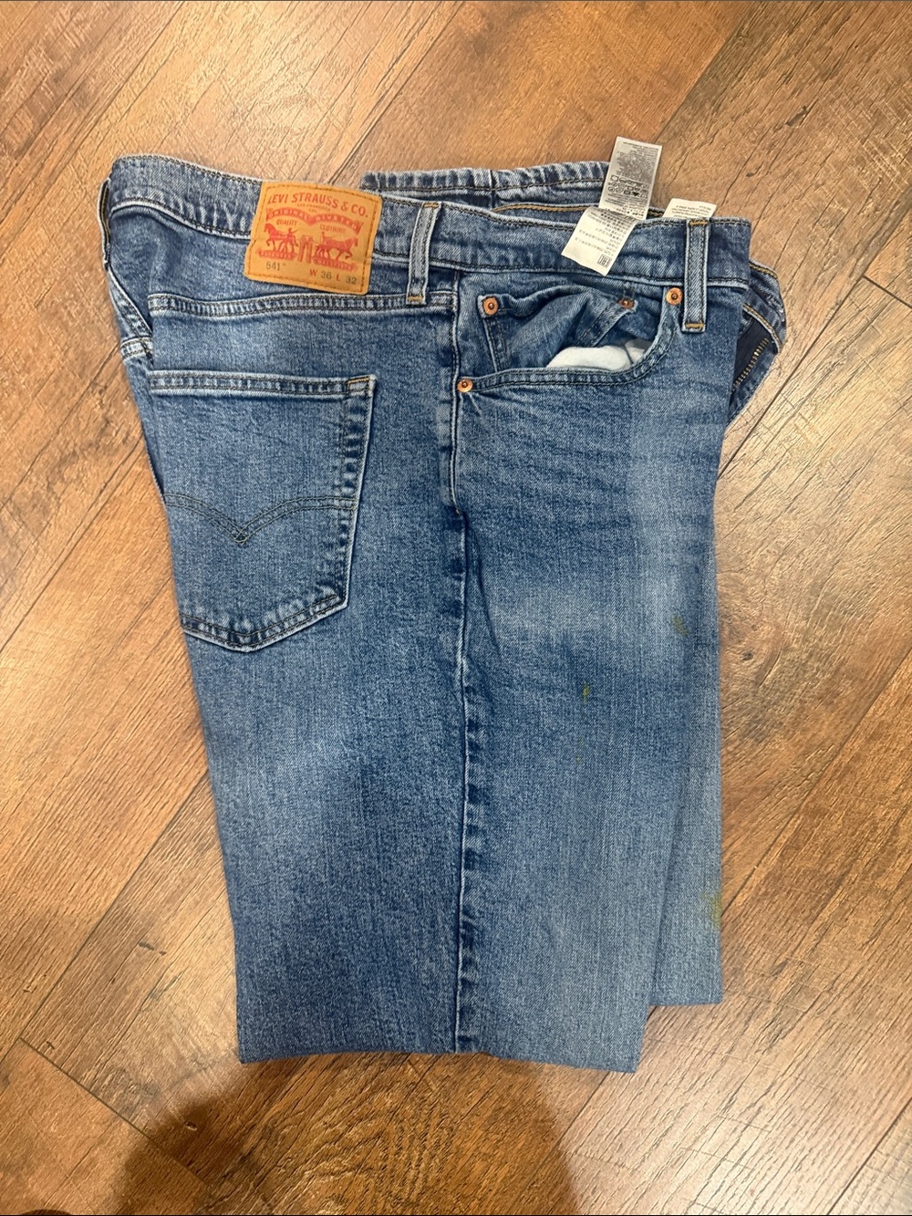 Levi's Men's Medium Blue Straight Jeans with Leather Patch 541 36x32
